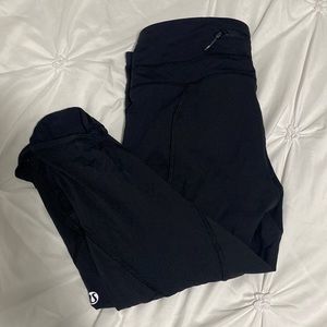 Lululemon cropped leggings - size 6 black